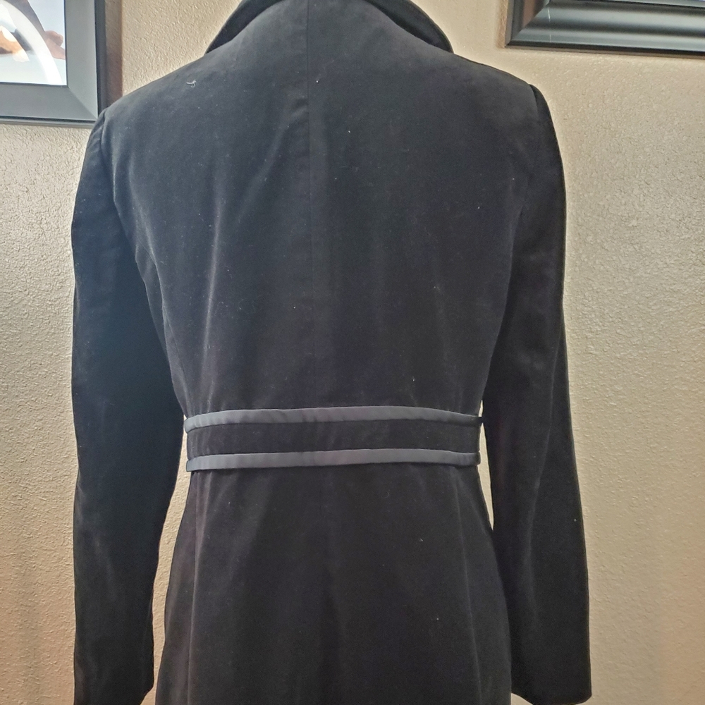 Beautiful Velvet Jacket - Picture 4 of 7
